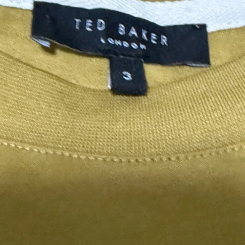 Ted Baker London Andam Embroidered Dove Graphic Tee yellow Mustard Size 3 US M